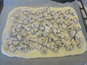 Дрожжевой пирог с курицей и грибами - фото шаг 5