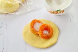 Пирожки с абрикосами - фото шаг 5