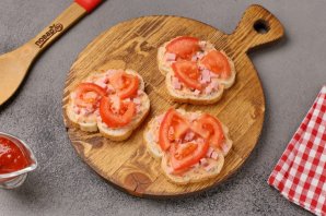 Мини-пицца на батоне в духовке - фото шаг 5