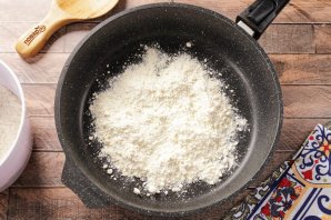 Торт из песочной крошки со сметанным кремом - фото шаг 6