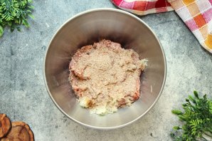 Фрикадельки в молочном соусе