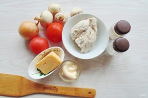 Салат с курицей, грибами, сыром и помидорами - фото шаг 1