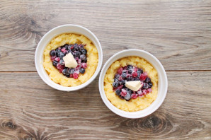 Запеченная каша из поленты "Bravolli" с ягодным киселем - фото шаг 6