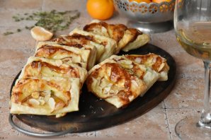 Слойки с камамбером и грушей - фото шаг 8