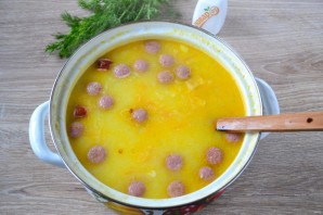 Суп с охотничьими колбасками и сыром - фото шаг 7