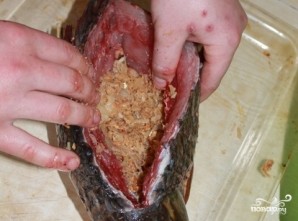 Рыба, запеченная с квашеной капустой - фото шаг 7