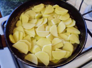 Жареная картошка с луком - фото шаг 3