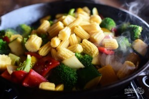 Жареные овощи с соевым соусом - фото шаг 7