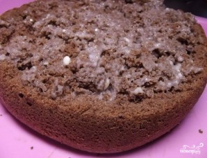 Шоколадный торт с клубникой - фото шаг 7