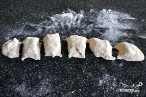 Сосиски в тесте в духовке - фото шаг 2