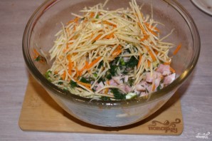 Салат из зеленой редьки - фото шаг 3