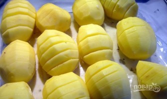 Картофель, запеченный под соусом "Бешамель" - фото шаг 1