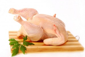 Курица с черносливом в духовке - фото шаг 1