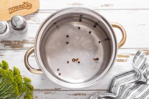 Огурцы в тыкве - фото шаг 2