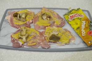 Куриные рулетики, запеченные в томатной заливке - фото шаг 3