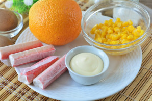 Салат с кукурузой и апельсином - фото шаг 1