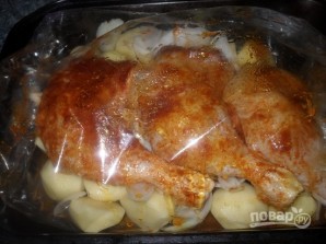 Курица с картошкой в рукаве в духовке - фото шаг 4