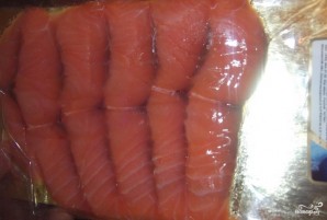 Бутерброды-шайбы с красной рыбой - фото шаг 3