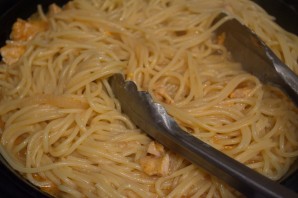 Спагетти под соусом - фото шаг 5