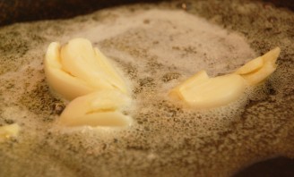 Каннеллони с сыром и грибами - фото шаг 1