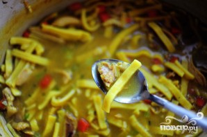 Куриный суп с лапшой и сельдереем - фото шаг 6