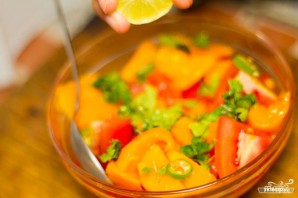 Салат с манго и помидорами - фото шаг 5
