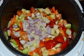 Салат из помидоров и кабачков на зиму - фото шаг 7