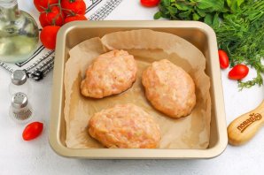 Котлеты из куриной грудки в духовке - фото шаг 8