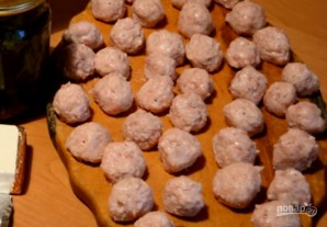 Щавелевый супчик с фрикадельками и плавленым сыром - фото шаг 2