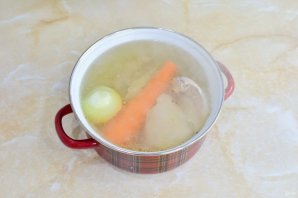 Заливное из курицы с желатином - фото шаг 5