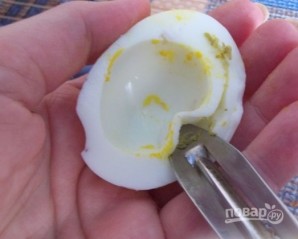 Яйца с икрой - фото шаг 3