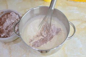 Шоколадный слоеный торт - фото шаг 4