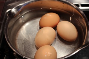 Яйца, крашеные молотым красным перцем (паприкой) - фото шаг 1