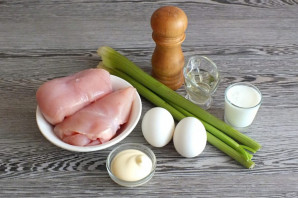 Салат с черешковым сельдереем и курицей - фото шаг 1