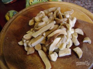Грибной суп из белых замороженных грибов - фото шаг 4