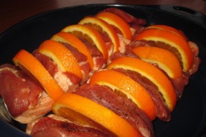 Мясо с апельсинами в духовке - фото шаг 4