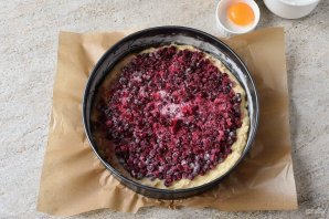 Открытый пирог с брусникой - фото шаг 10