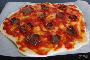 Пицца с вялеными помидорами - фото шаг 4