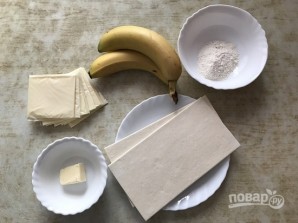Бананы с сыром в слоеном тесте - фото шаг 1
