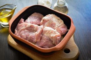 Свиная лопатка с картошкой в духовке - фото шаг 4