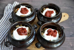 Мясо с грибами в горшочках - фото шаг 12