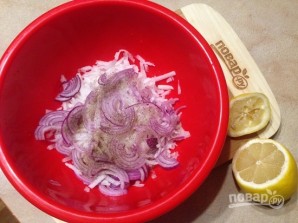 Салат из дайкона с колбасой - фото шаг 3