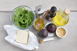 Салат с инжиром и козьим сыром - фото шаг 1