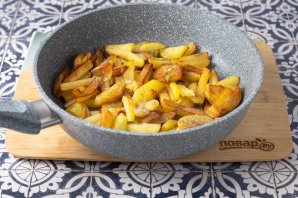 Жареная картошка на оливковом масле - фото шаг 7