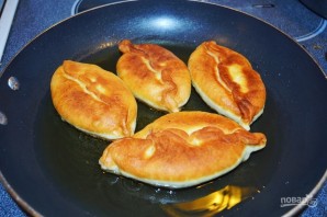 Пирожки с картошкой, жаренные на сковороде - фото шаг 11