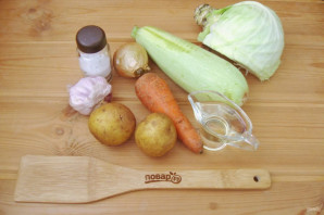 Рагу с кабачками, картофелем и капустой - фото шаг 1