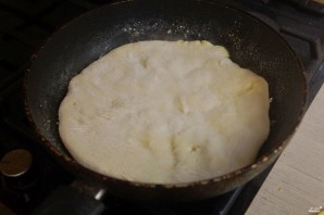 Хачапури с сулугуни на сковороде - фото шаг 7