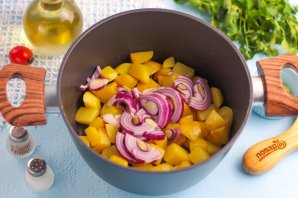 Картофель тушеный с овощами - фото шаг 4