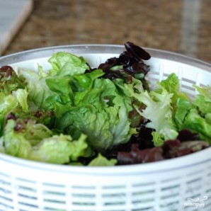Весенний салат с французской заправкой - фото шаг 2