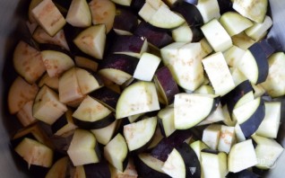 Овощное рагу с баклажанами и картофелем - фото шаг 2